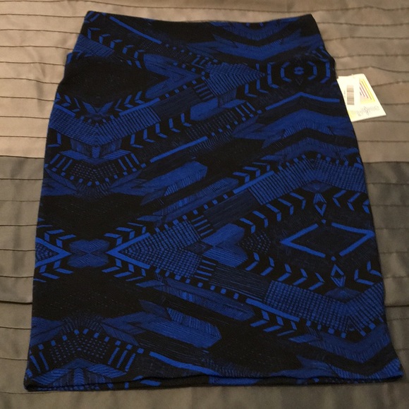 LuLaRoe Dresses & Skirts - LuLaRoe Cassie- sz Medium NWT